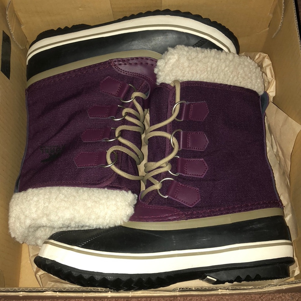 NEW Purple Sorel boots💜👢
